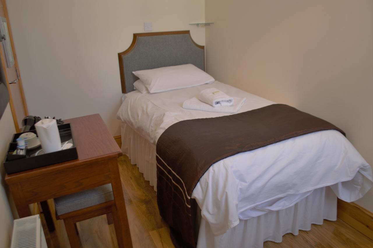 Sea Breeze Guest House Дуглас Экстерьер фото
